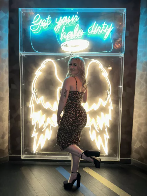 Do you like my tight dress?