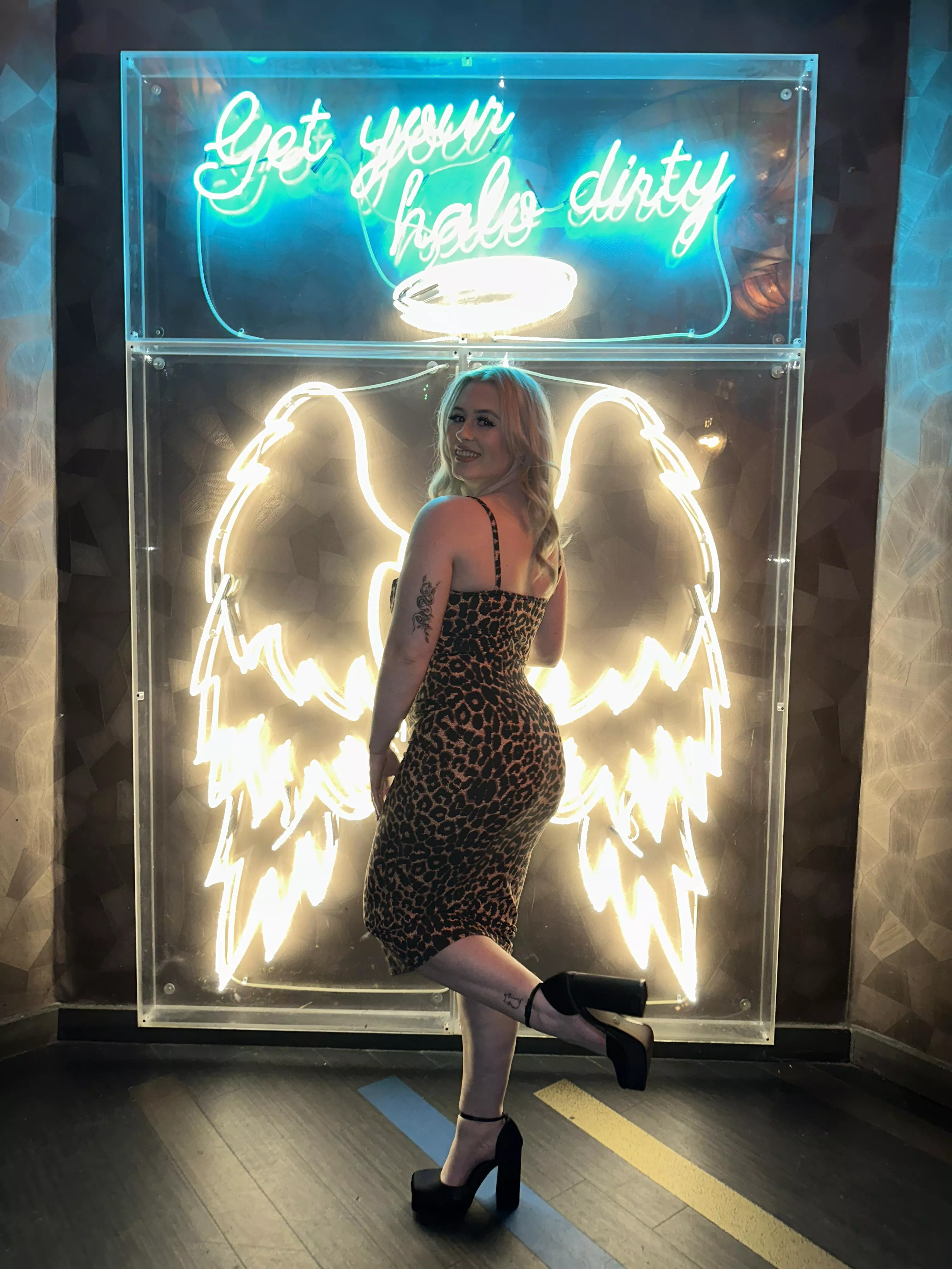 Do you like my tight dress?