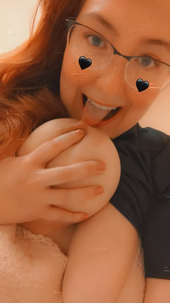 Do you like when girls suck their own tits?