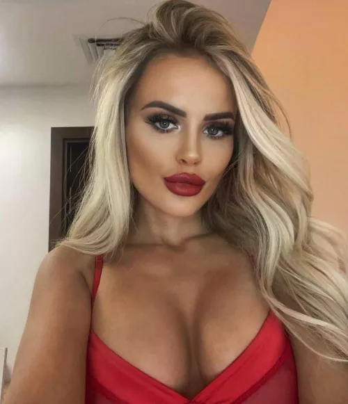 Do you love sultry eyes and red lips?