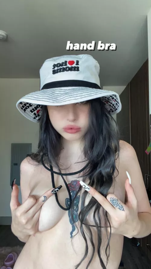 [domme]Hey sissies, Are you ready to satisfy mommy and explore more about your lifestyle with me