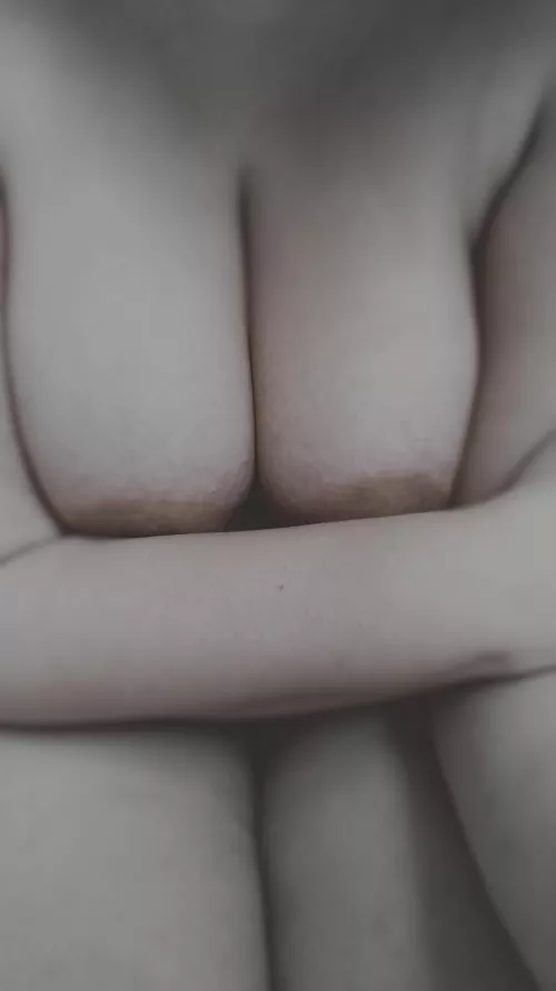 f, 26, 170, 164. I have a beautiful life but I'm far from family. They are slowly moving on in their lives faster than I am. The world is a lonely place. I find solace in erotica these days.