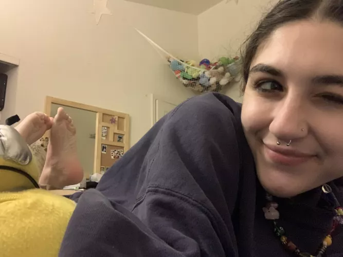 f20 come rub your dick all over these soles