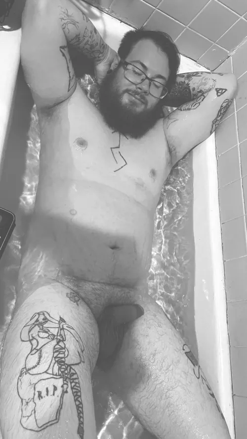 Getting comfy in the tub. Wanna join?