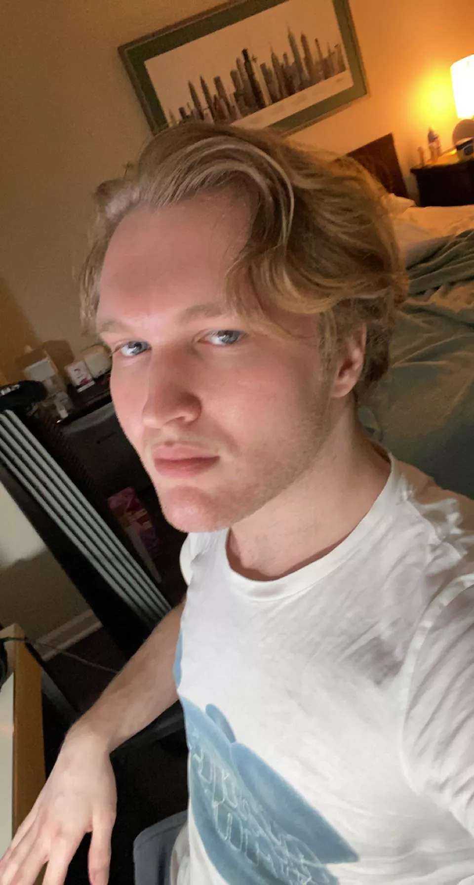 Haven’t cut my hair cuz I’ve been gaming too much, idk what to do with it