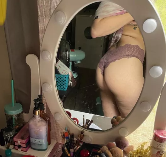 Hit me up I’m available