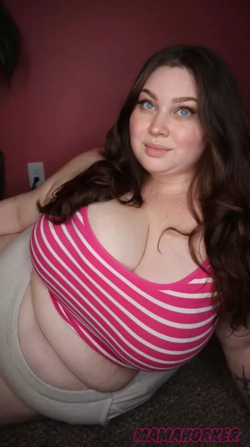 I’m cuter with my belly out 😜