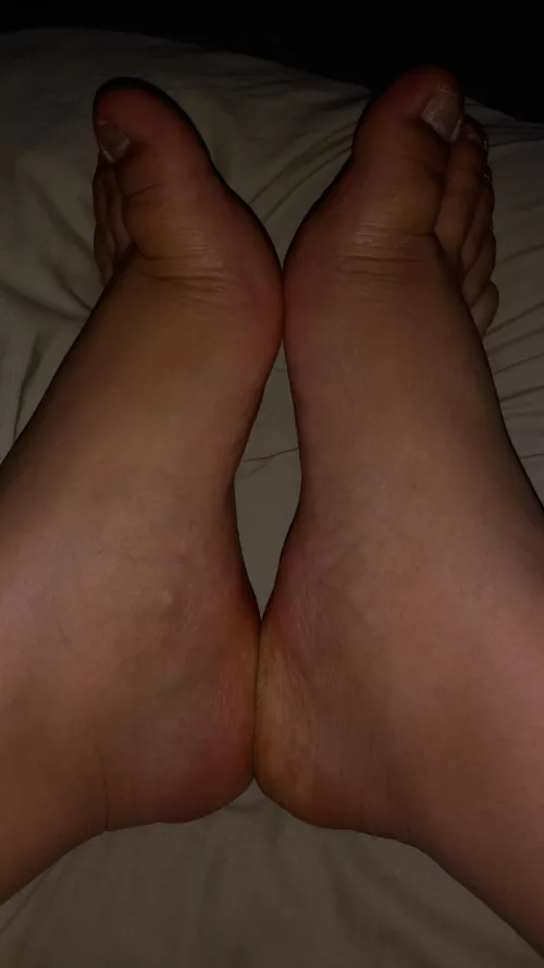 my feet are here for you, daddy 😘