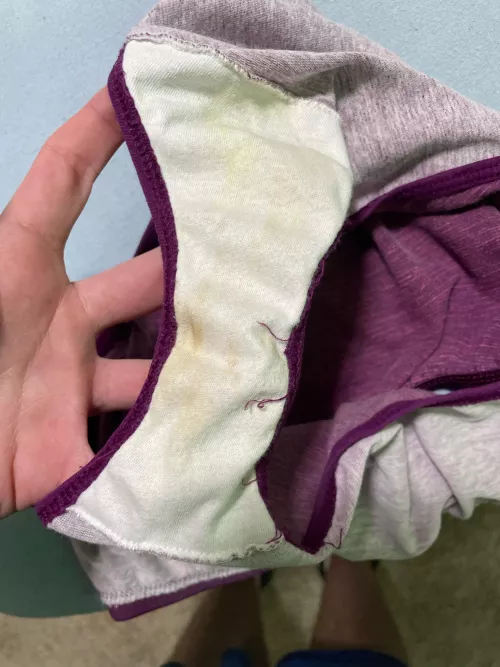 My moms dirty smelly panties