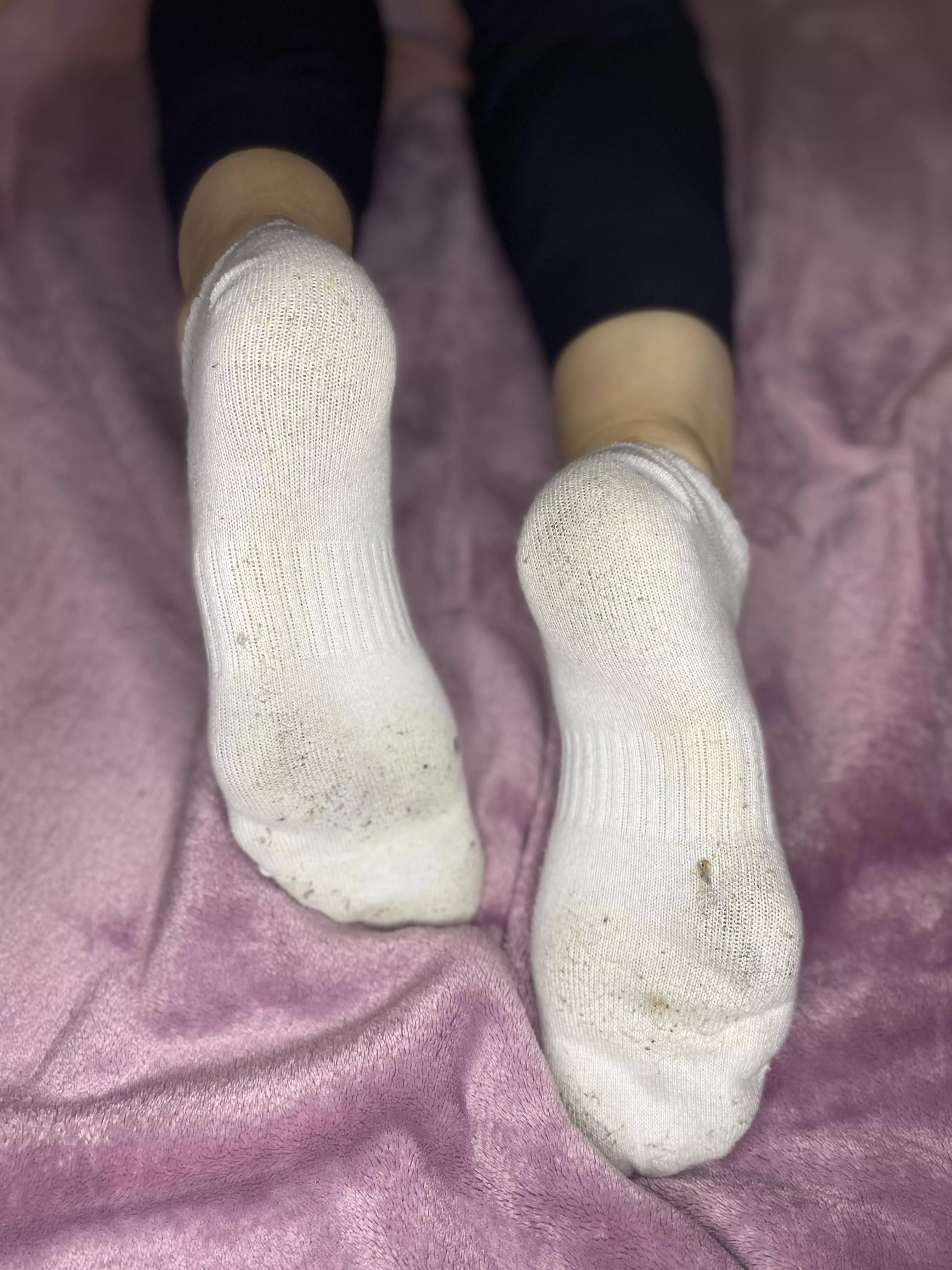 My socks are as dirty as your mind when you see them and try to not cum early 😈💋