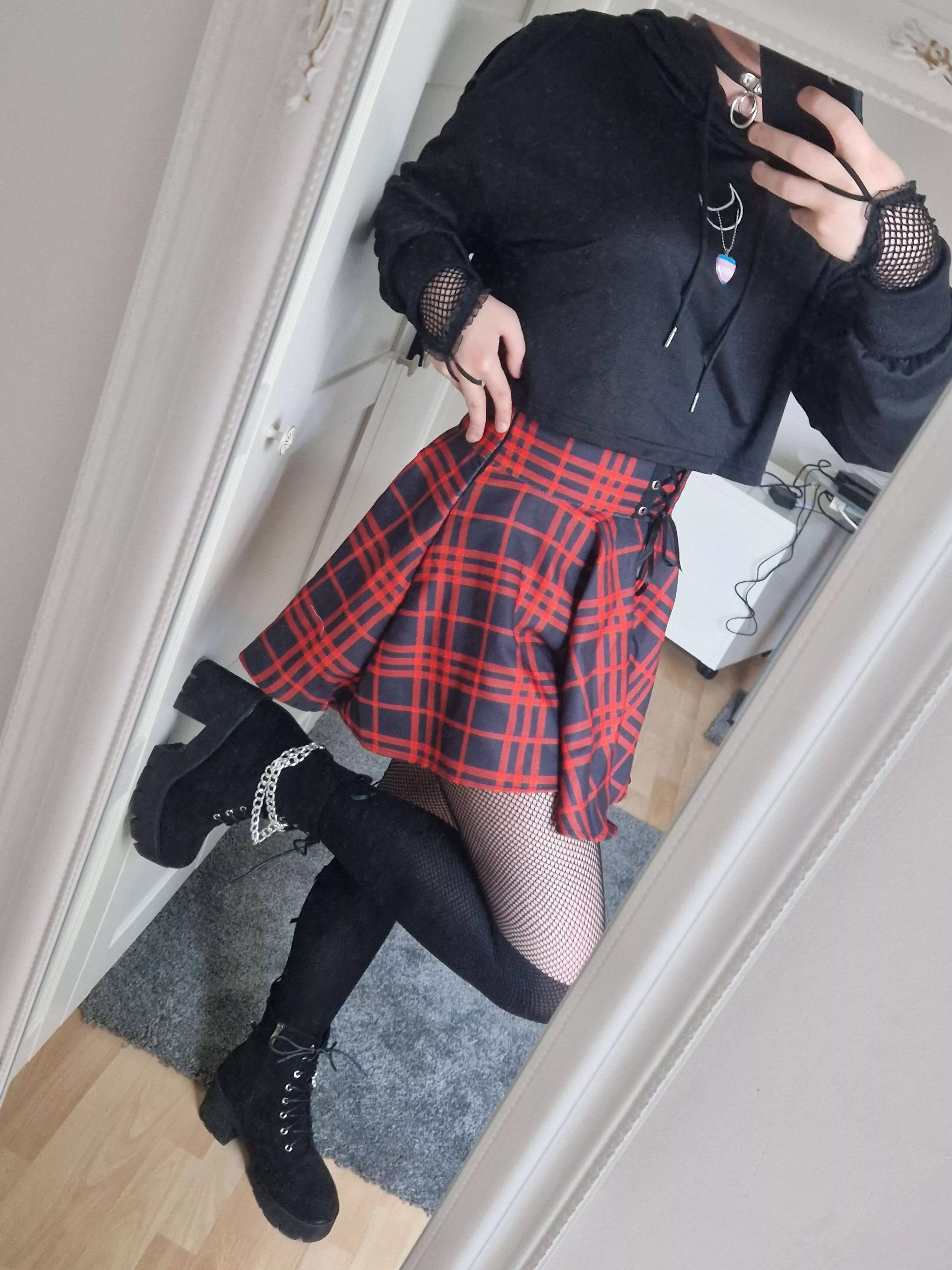 need painted nails and makeup and id go out like this