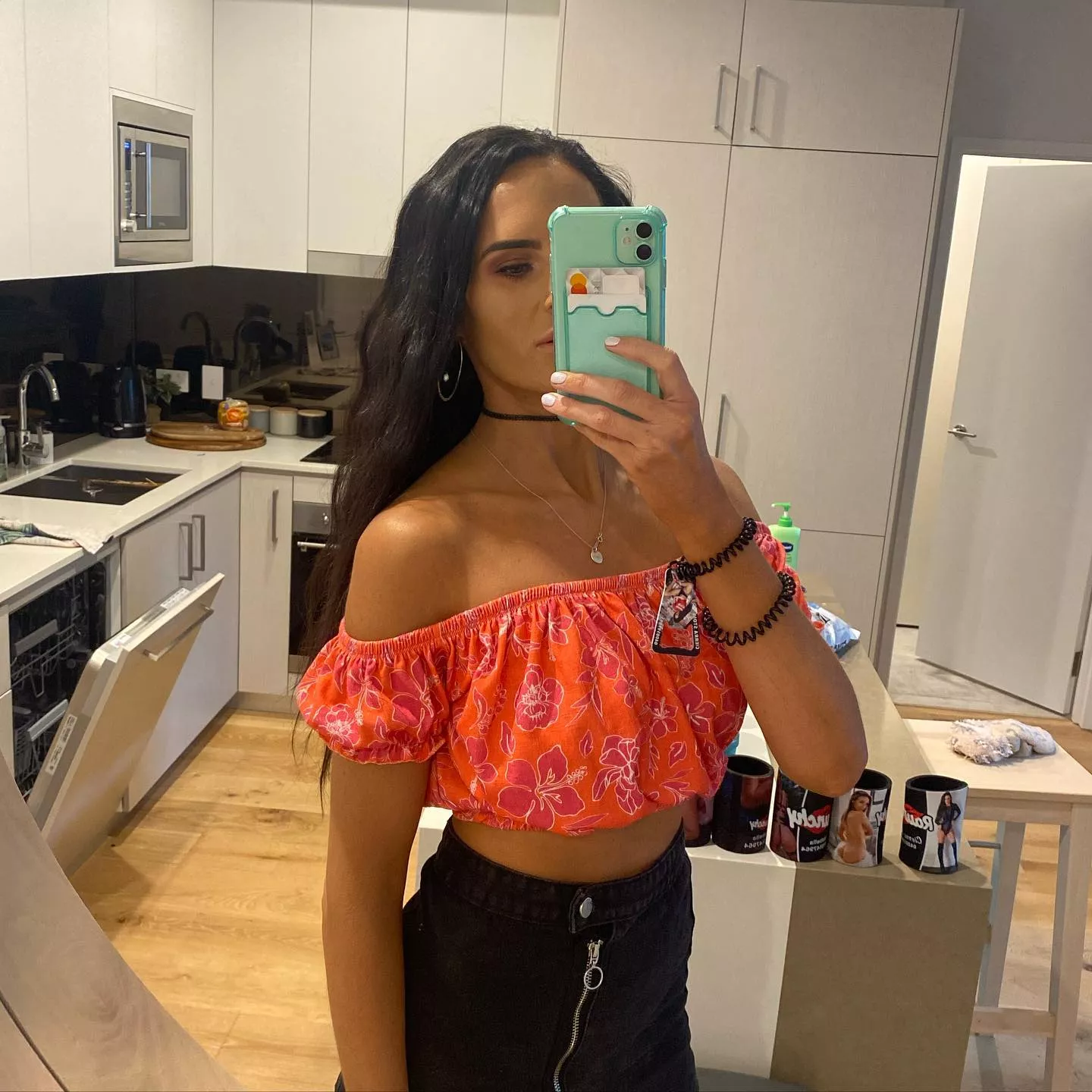 Real moms live in the kitchen for baking or fucking 😏F35