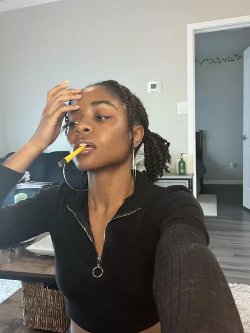 Smoking Yellow Rose Petals 🏵