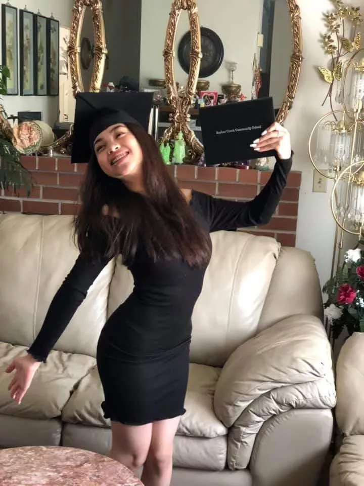 Stunning Filipina finally graduated!