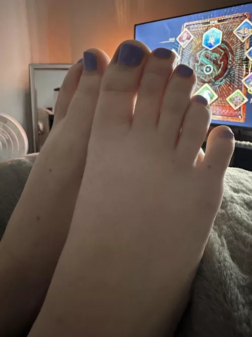 Suck my toes while I play Hogwarts Legacy 🧹⚡️