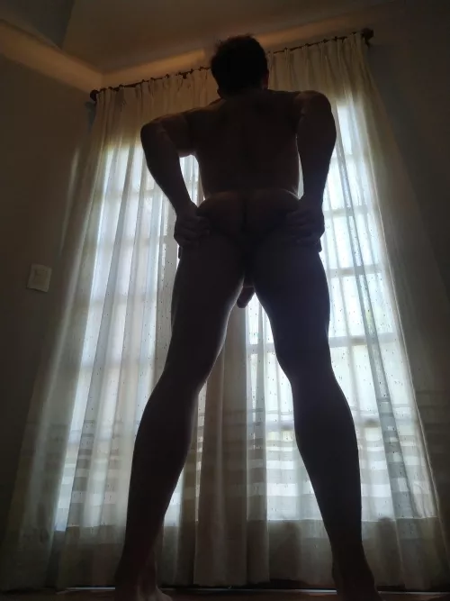 There must have been something really interesting outside the window. Probably inside too 🍑🍌