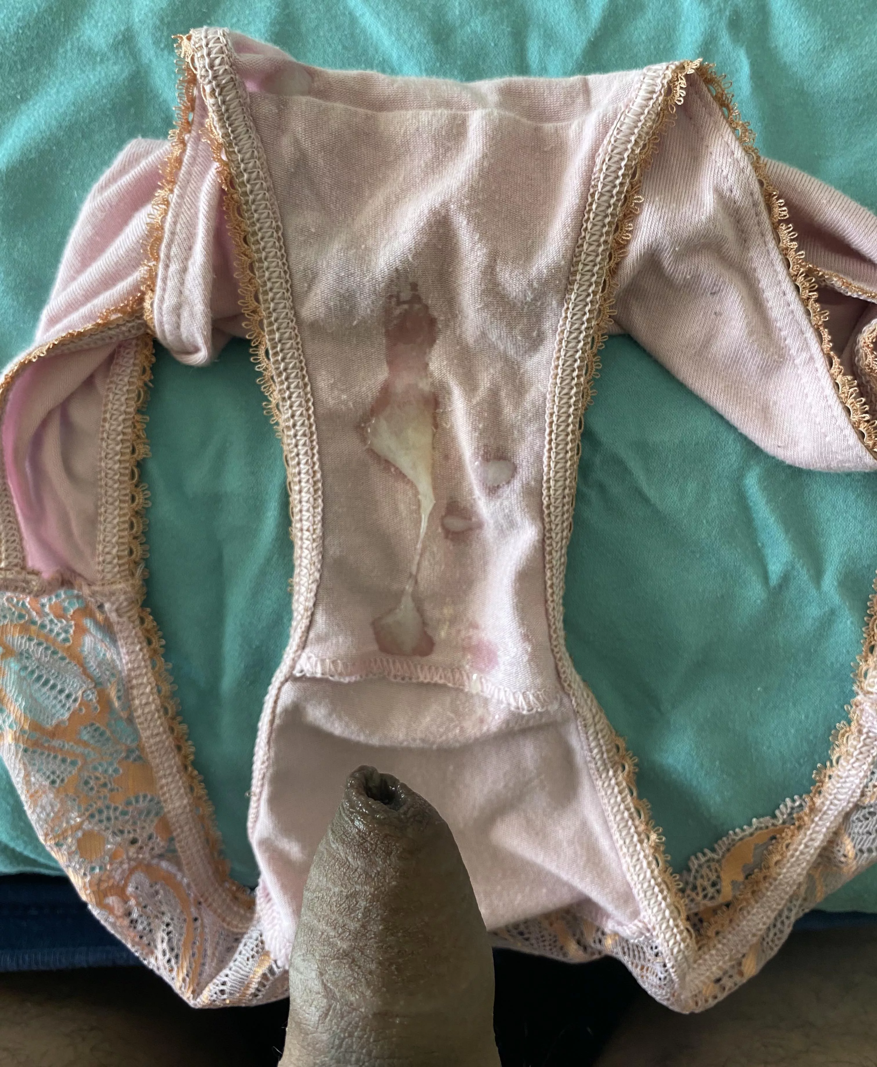 This nut felt so good to unload (yes, I’m uncircumcised)