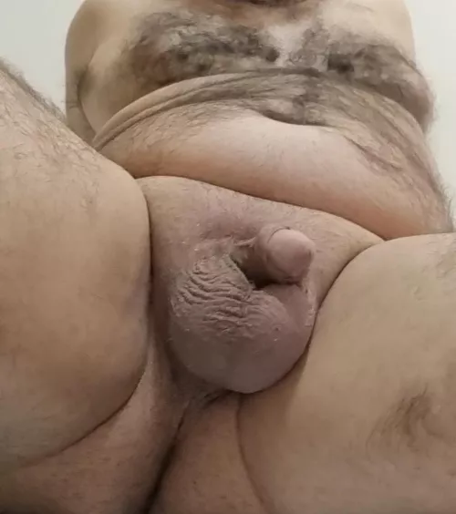 wanna eat those balls and please this small dick and ass