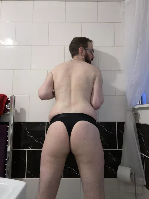 Want to swap the thong that’s in my ass for something else?😈🍆