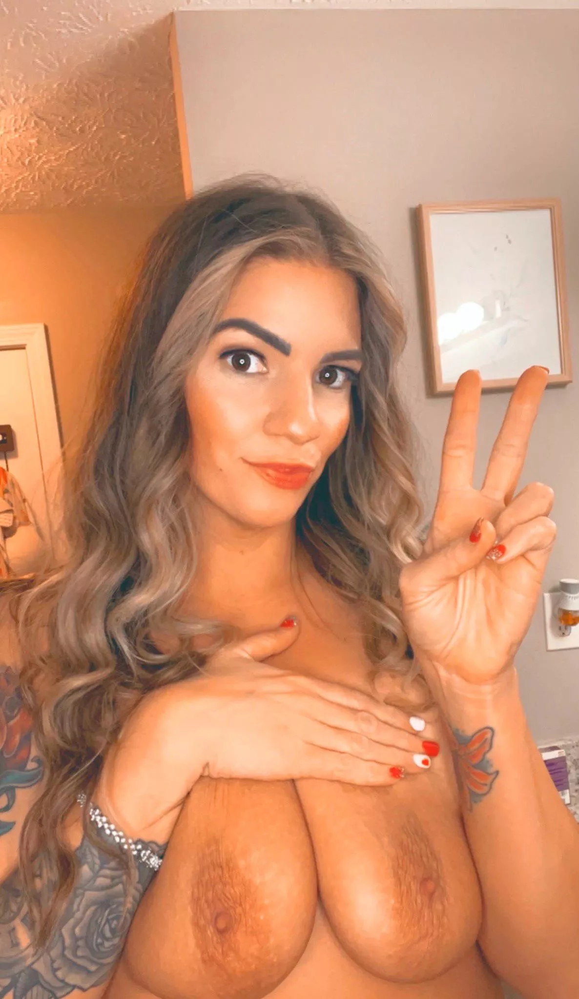 we are lonely, send help 🥰😍