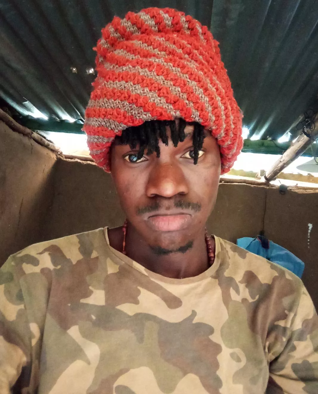 ⁦❤️⁩🧡💛💚💙💜🤍