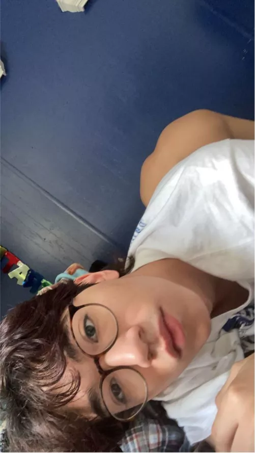 18 twink. Hmu fit/handsome @johngnz09