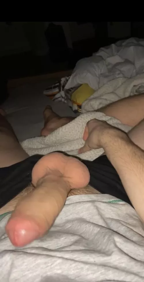 18 twink looking for college bros (straight, bi, curious+++) hmu @matejjac0