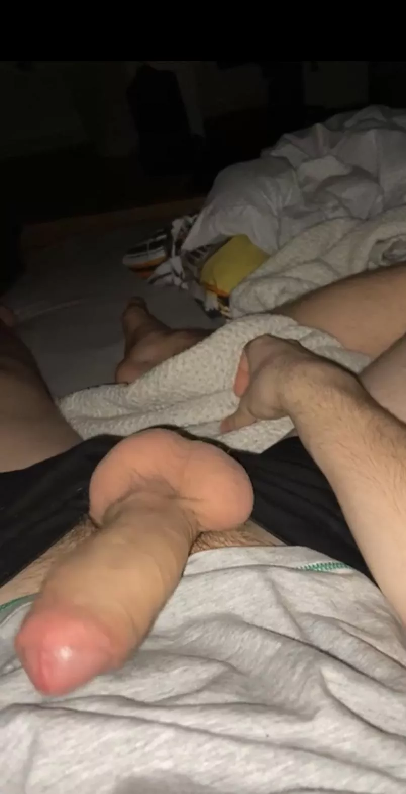 18 twink looking for college bros (straight, bi, curious+++) hmu @matejjac0