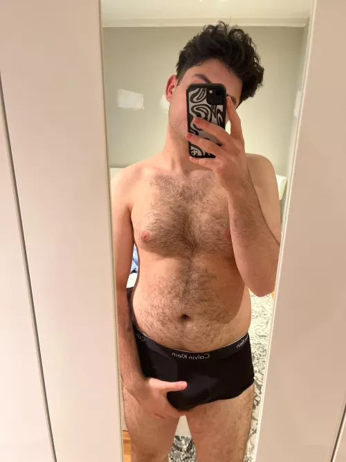 21 looking to have some fun, dm for snap. hairy++ older++