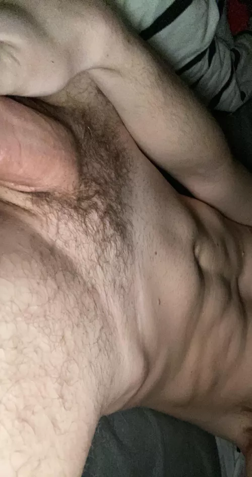 22 hot swimmer, looking for pretty boys that show face @ hungsw1mmer