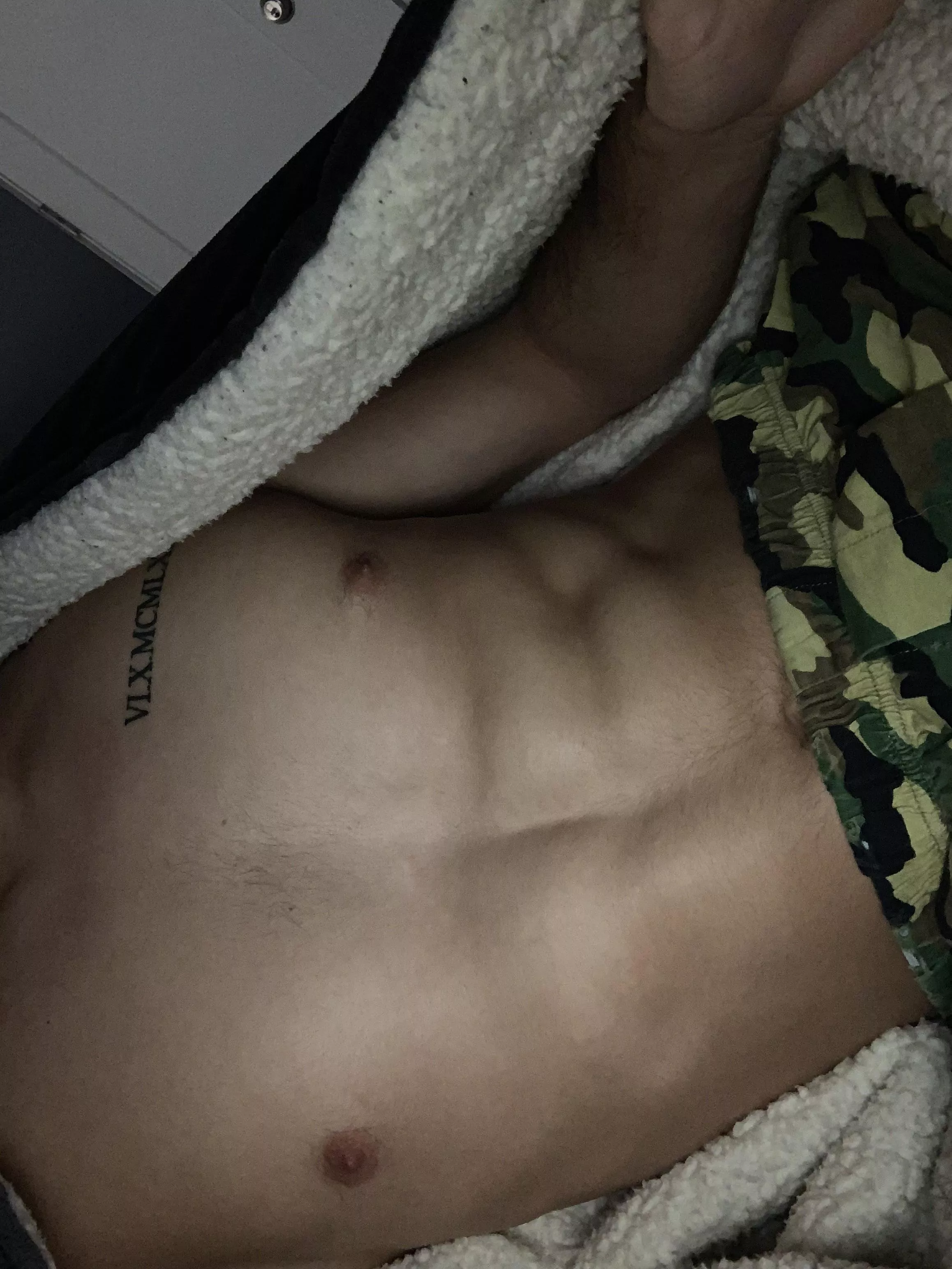23 USA Fit with abs looking to LIVE JERK (8+ inches) bwc++ verbal++ usa++ live jerk++ Snap: Nickg3567