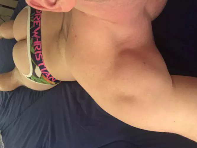 24 boy looking for a man to serve. [m4m] DMs open