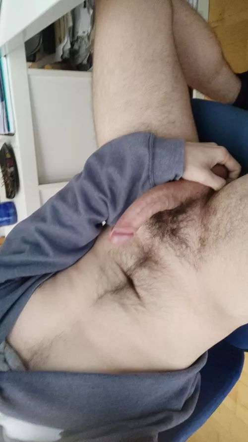 25yo Spanish uncut. Sc: virasd100