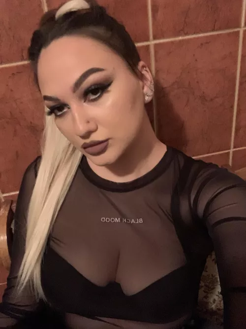 a make-up for going to the club