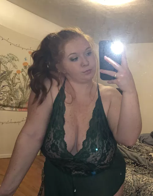 Are busty gingers hot?