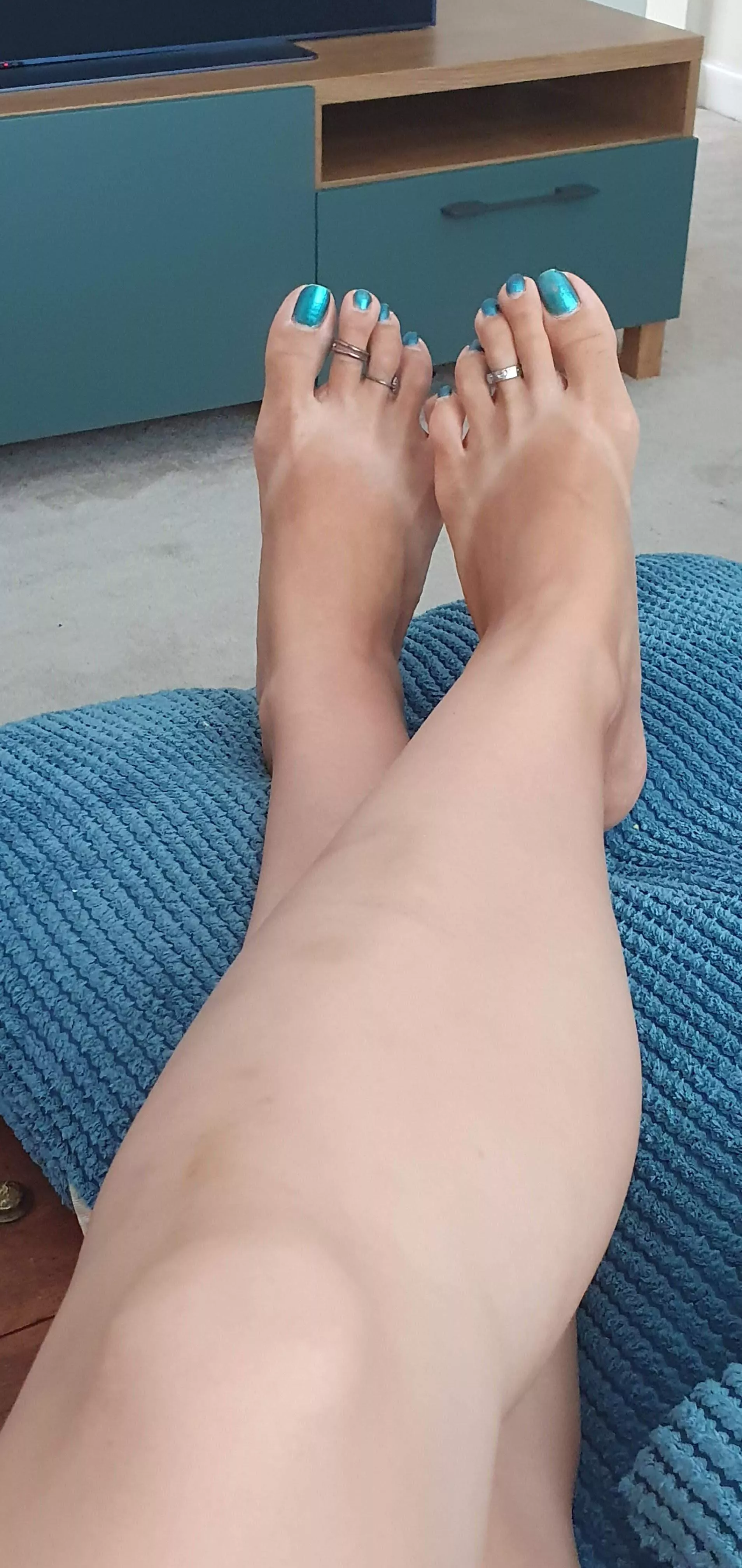 Do you like Flight Attendant's feet