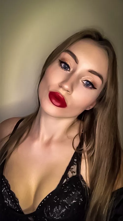 Do you prefer to kiss me before or after blowjob?