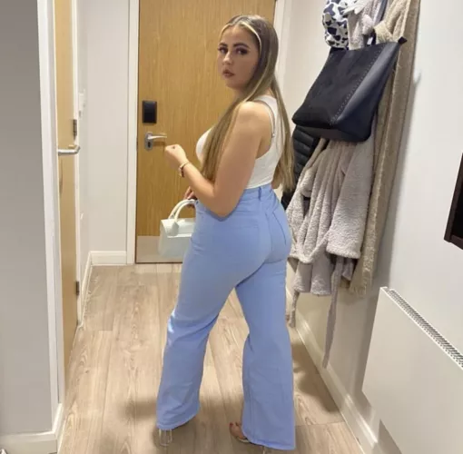 Fat ass council estate slut Skye