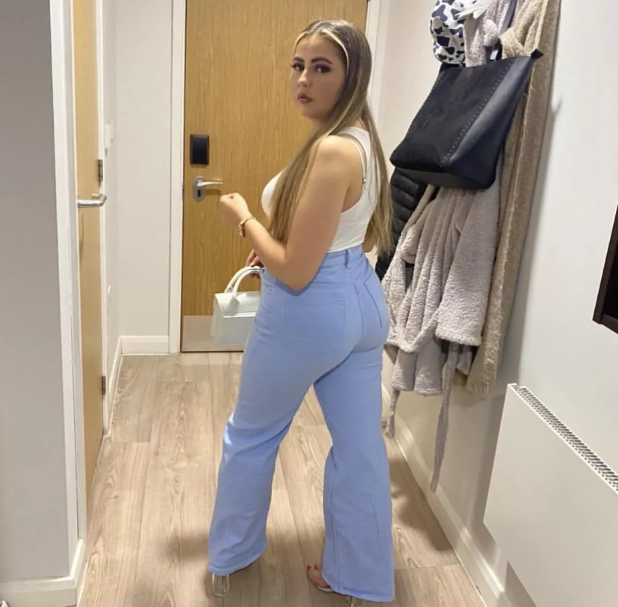 Fat ass council estate slut Skye