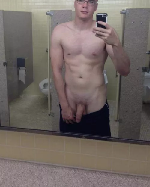 Found a picture from college 40 pounds ago