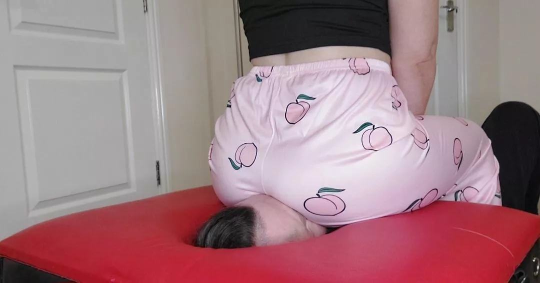 Goddess and the Giant Peach 🍑 😉