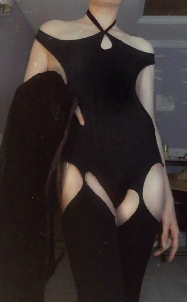 Hello anyone wants a gamer pal ;) (22)