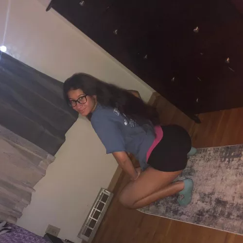 Heyy, selling some of my vids. Nothing professional level😂just homemade stuff. Buy vids, we can sext, or a ft call it dont matter frfr just seeing if anybody horny as me tonight😘😂. Thanks❤️