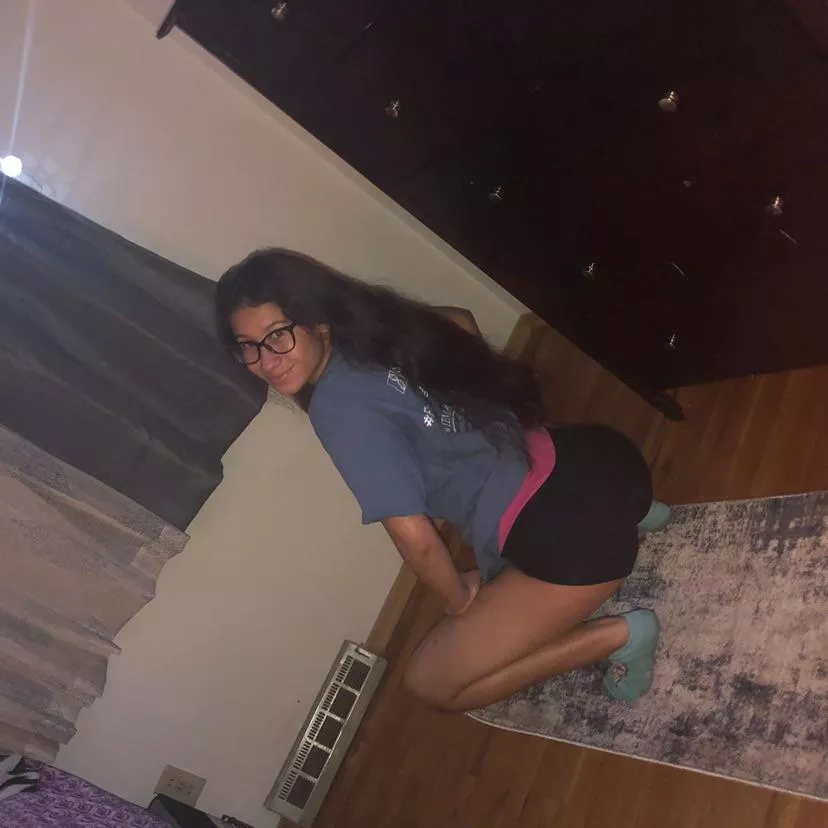 Heyy, selling some of my vids. Nothing professional level😂just homemade stuff. Buy vids, we can sext, or a ft call it dont matter frfr just seeing if anybody horny as me tonight😘😂. Thanks❤️