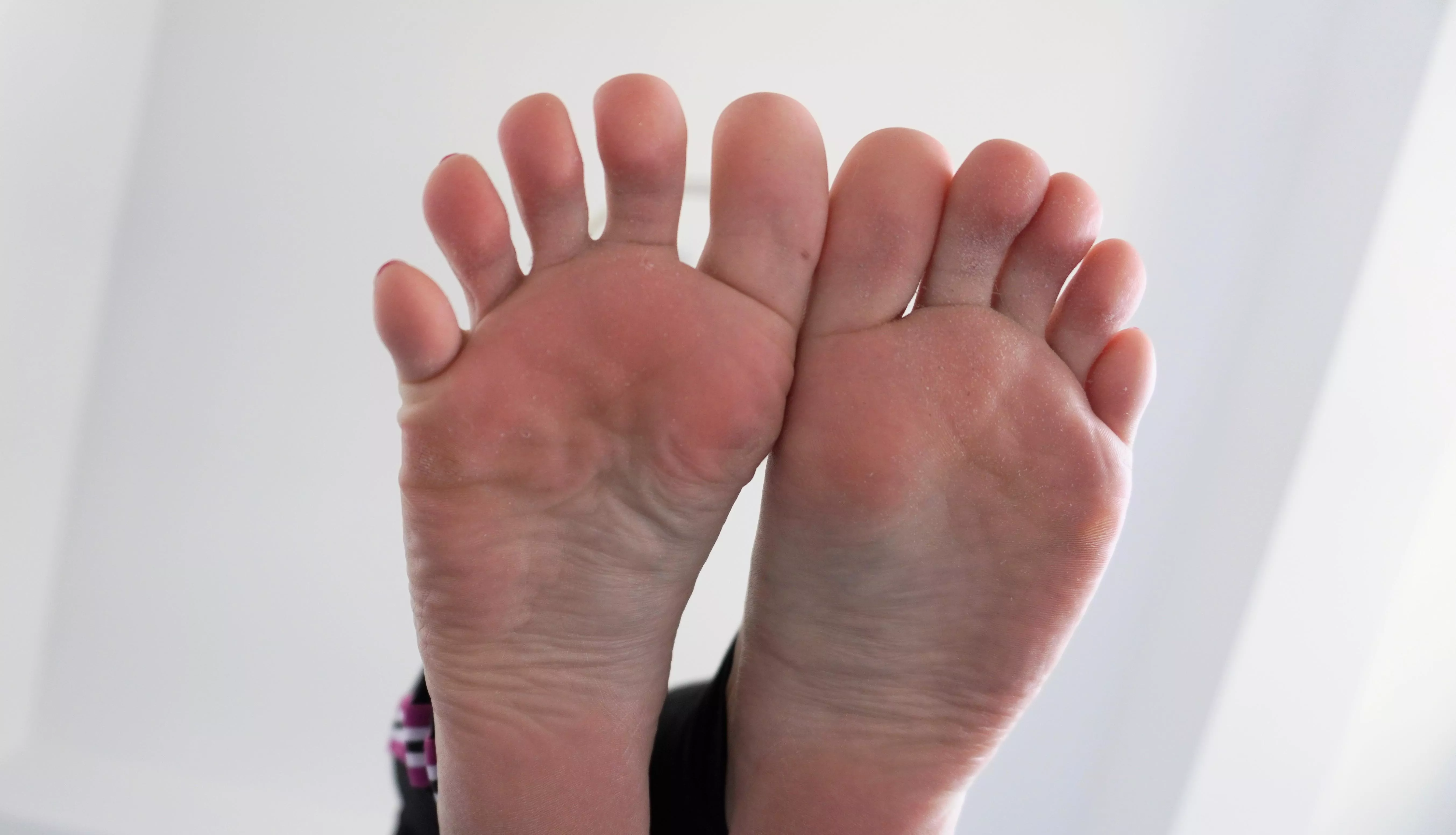 how do you like my pink soles?