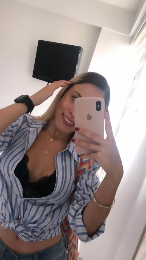 I can’t taste my lips, you do it for me!