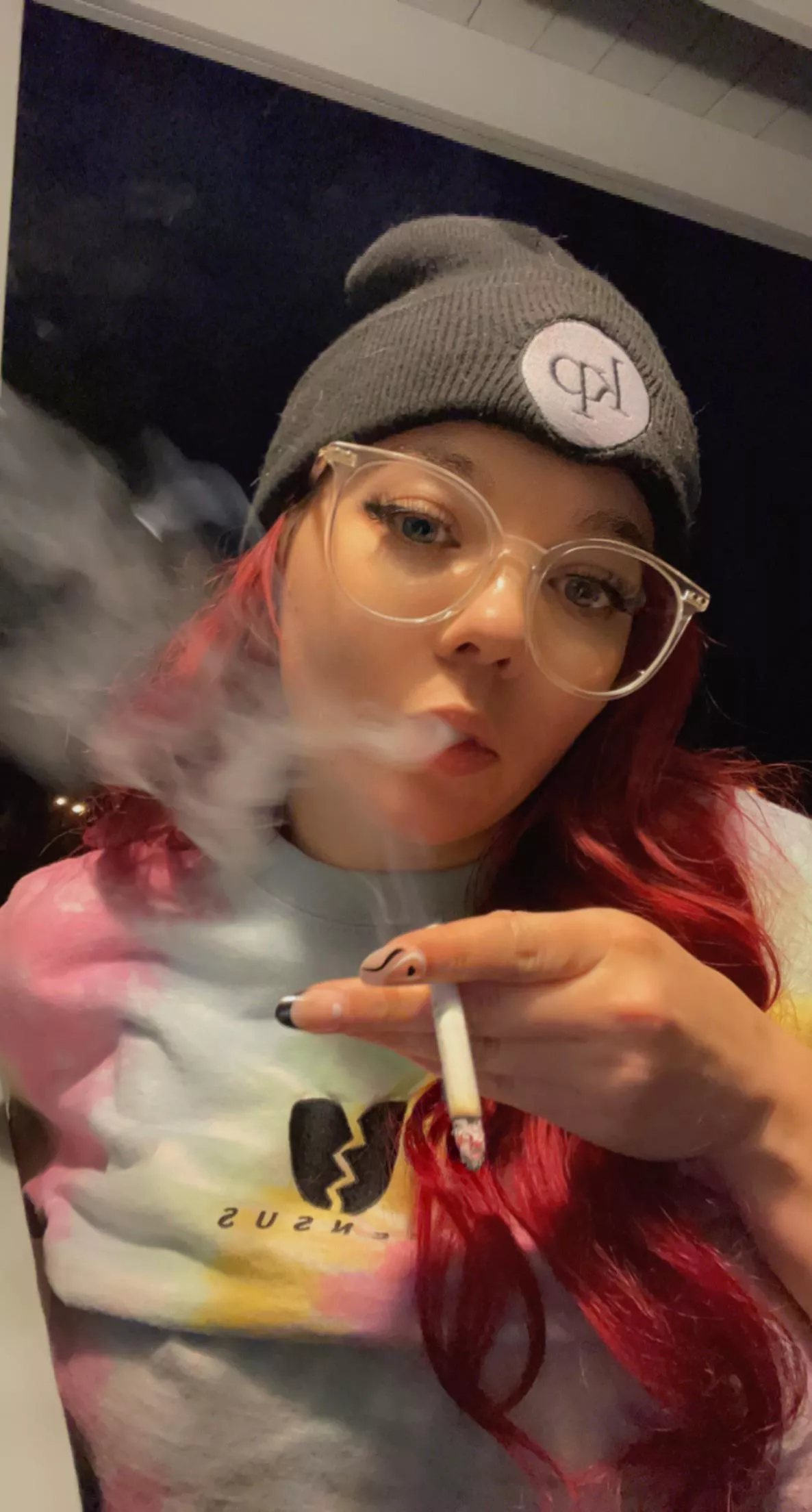 Is smoking coming out of my mouth a turn on for you?? 😍😻