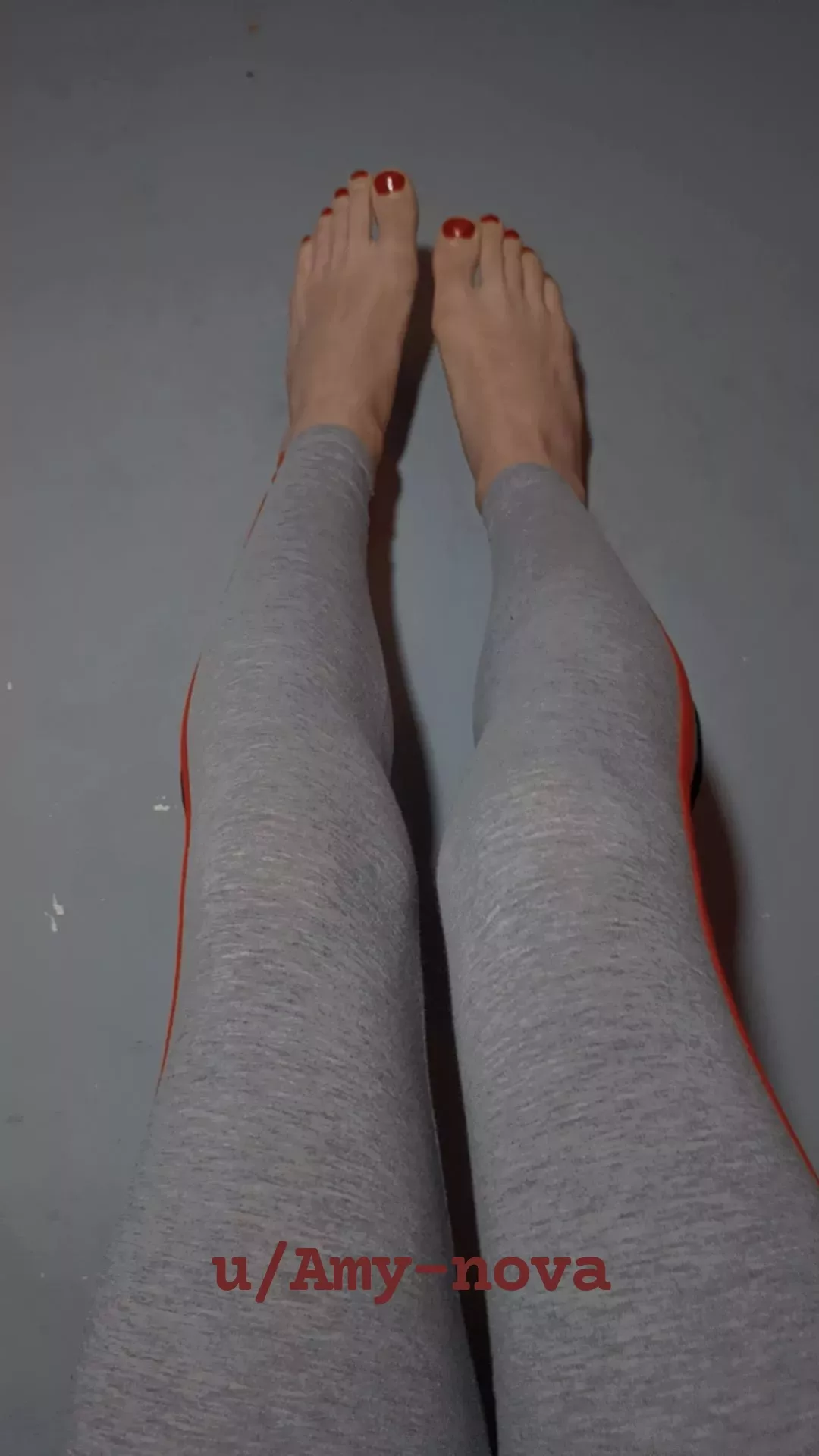 looks like I'm in love with the red 💅🏻