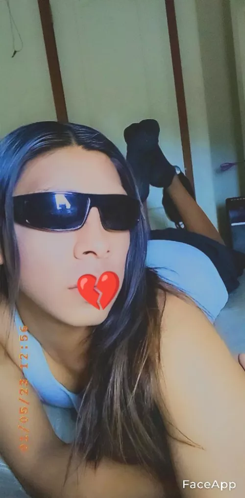 love sucking dick and getting fucked hard by cute top guys