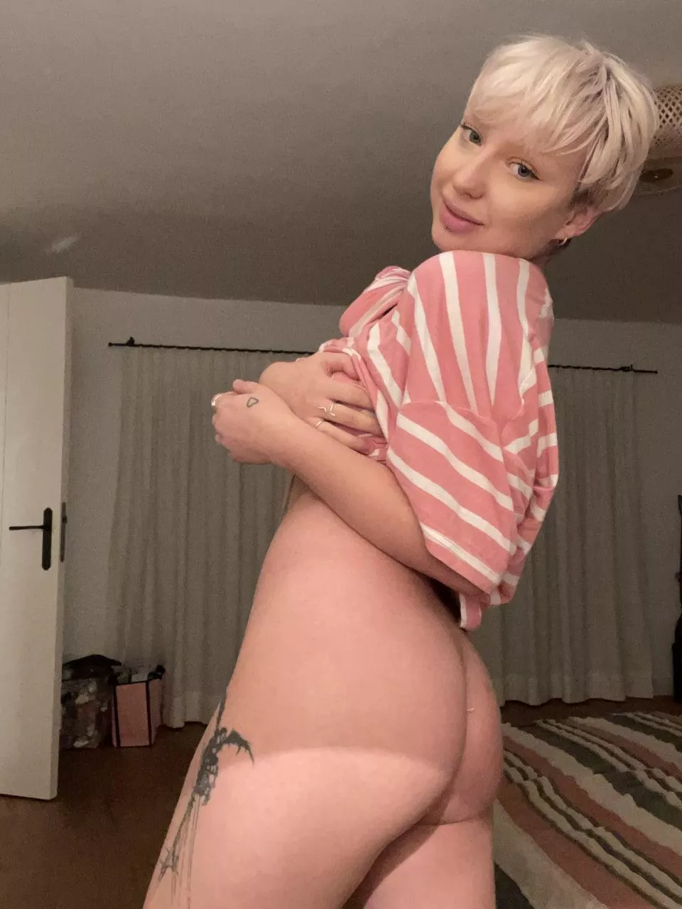 May i jiggle these cheeks on your face?